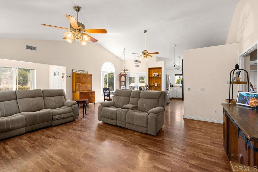 1422 E Fallbrook Street Property Photo 15