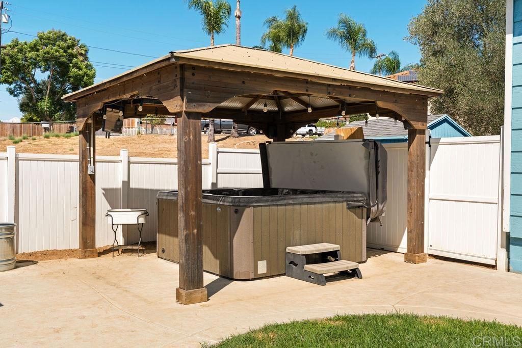 1422 E Fallbrook Street Property Photo 45