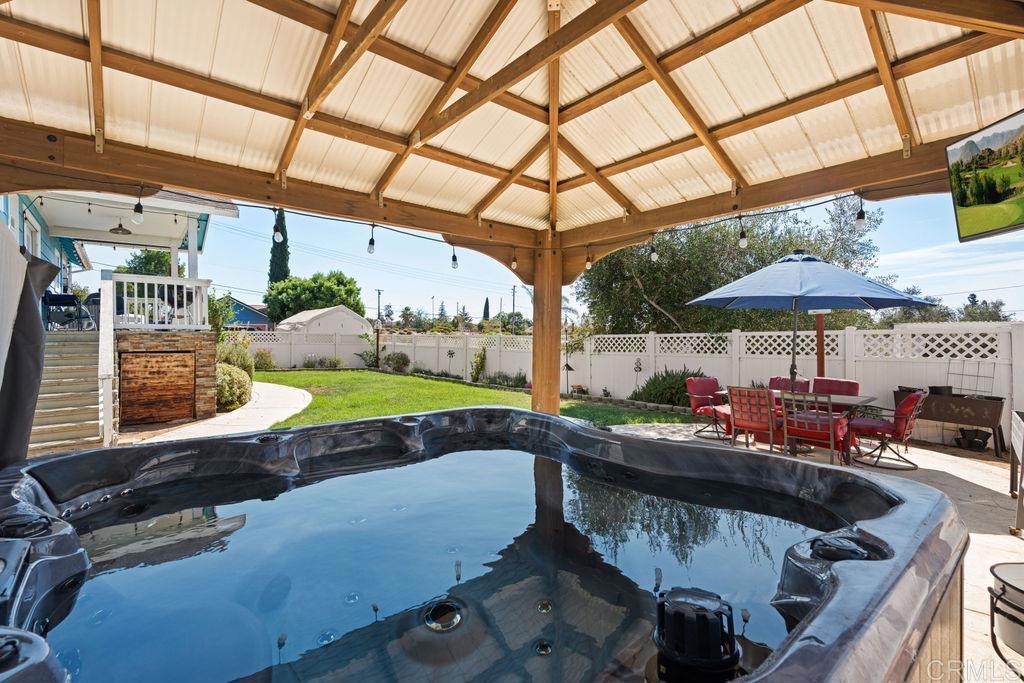 1422 E Fallbrook Street Property Photo 46