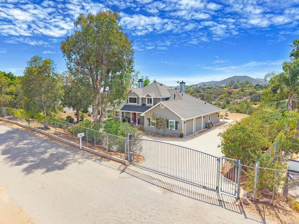 1850 Canyon Heights Road Property Photo 3