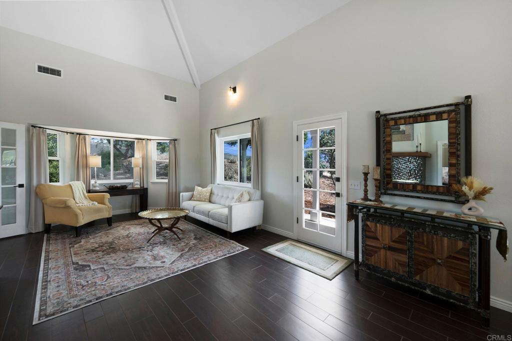 1850 Canyon Heights Road Property Photo 12