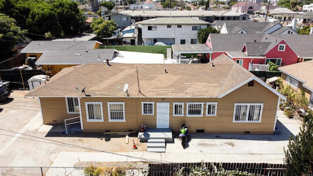 1304 W 93rd Street Property Photo 2