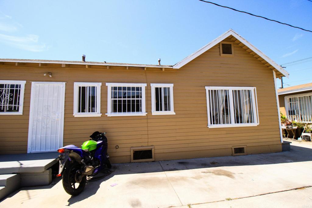 1304 W 93rd Street Property Photo 4