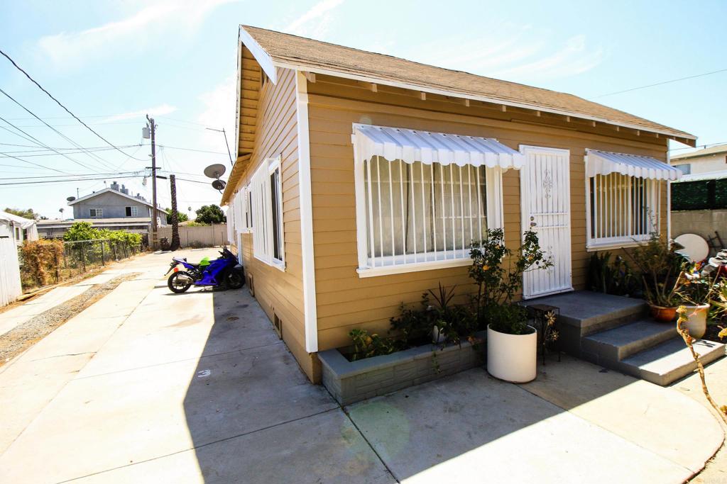 1304 W 93rd Street Property Photo 13