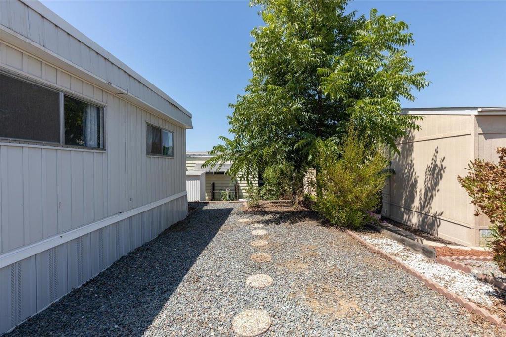 718 Sycamore Avenue 109 Property Photo 22