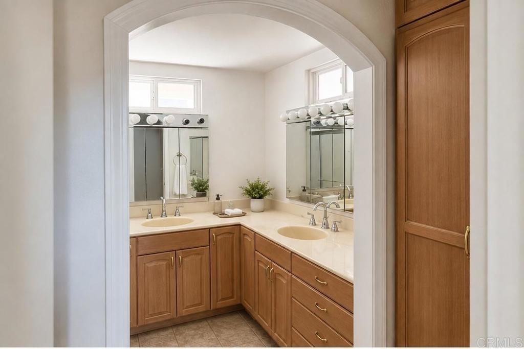 11556 Bridle Path Lane Property Photo 14