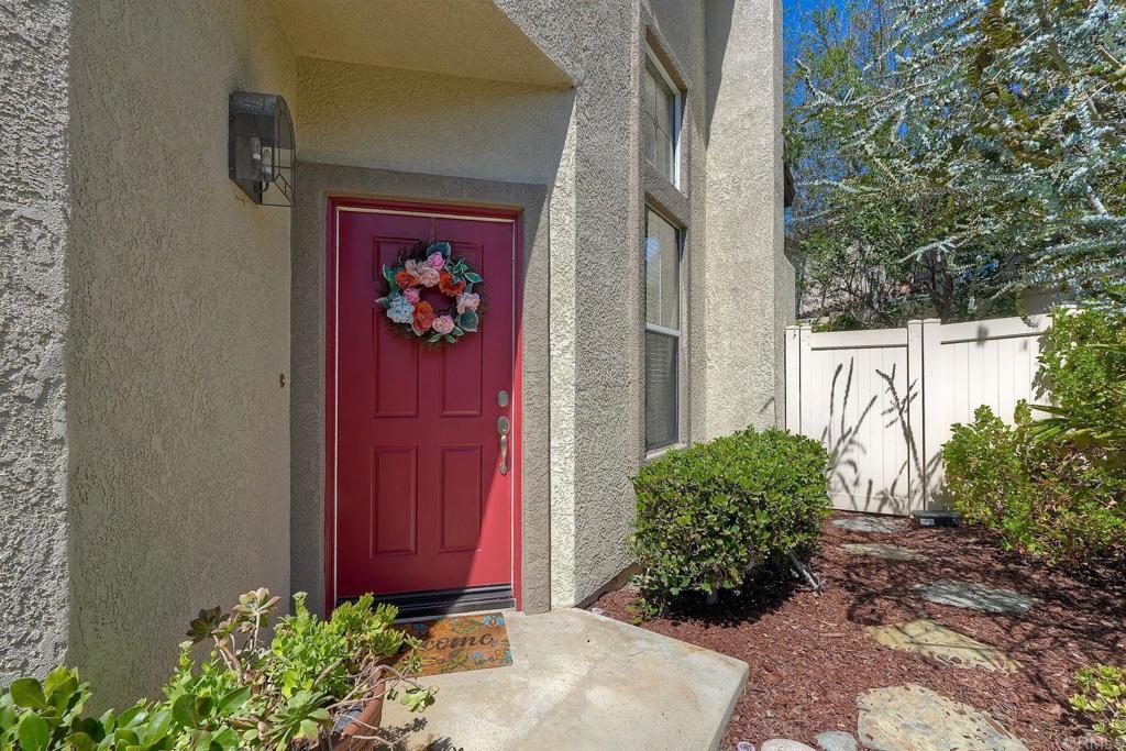 1616 Warbler Court Property Photo 4