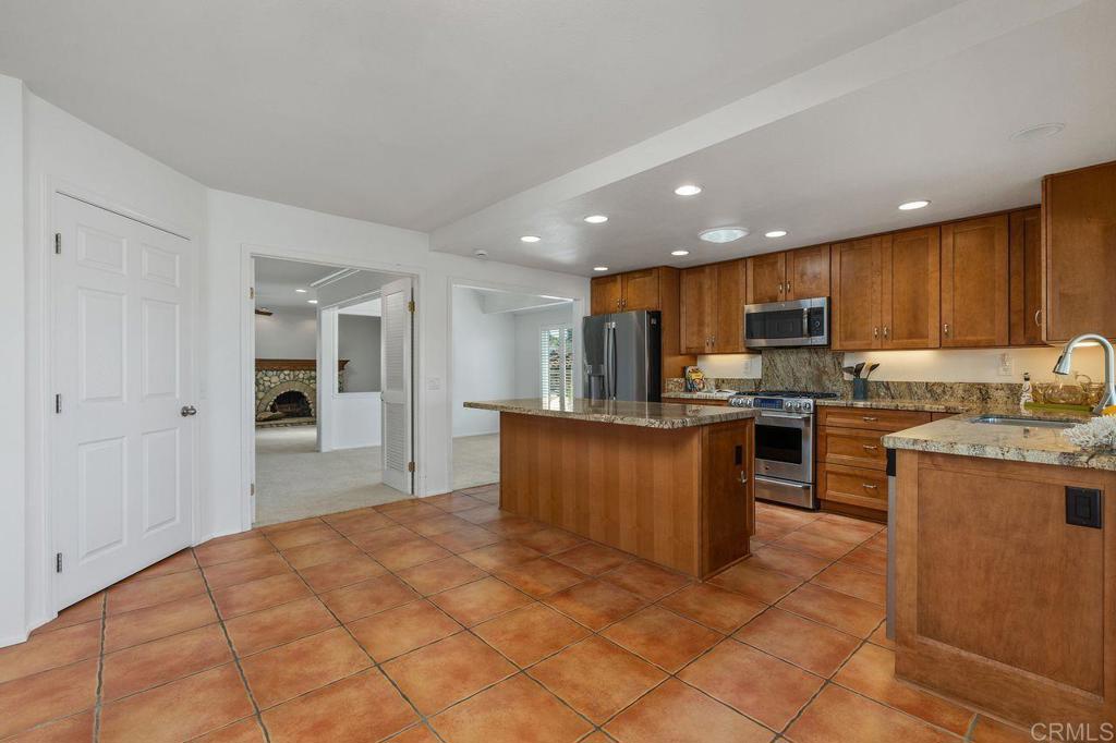 12515 Camino Vuelo Property Photo 11