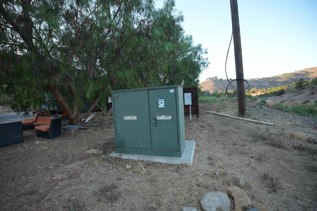 1152 Tarek Property Photo 5
