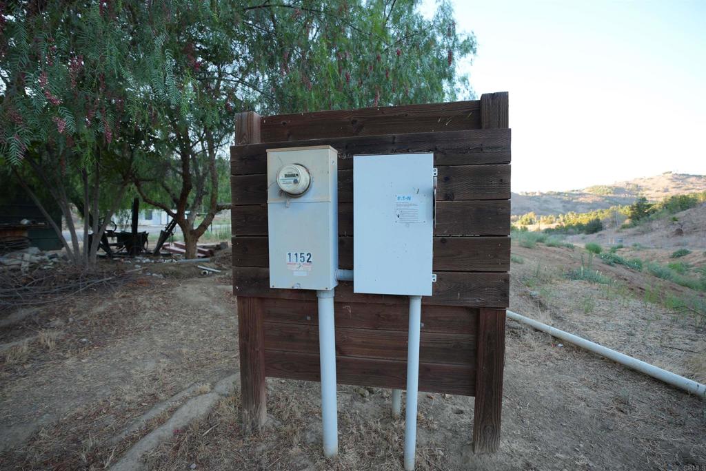 1152 Tarek Property Photo 12