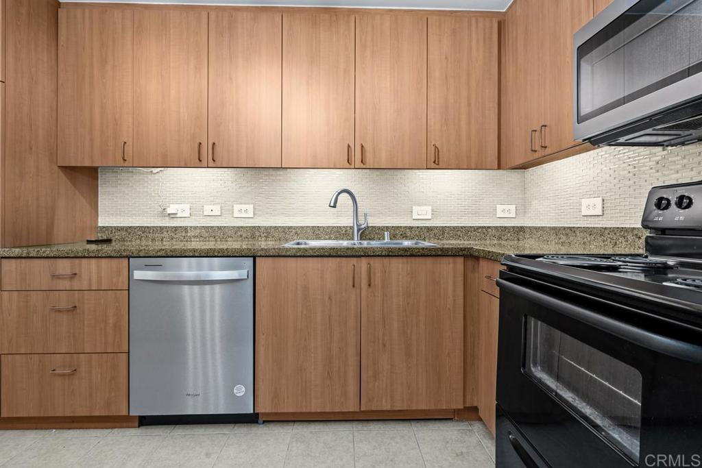 1080 Park Boulevard 317 Property Photo 2