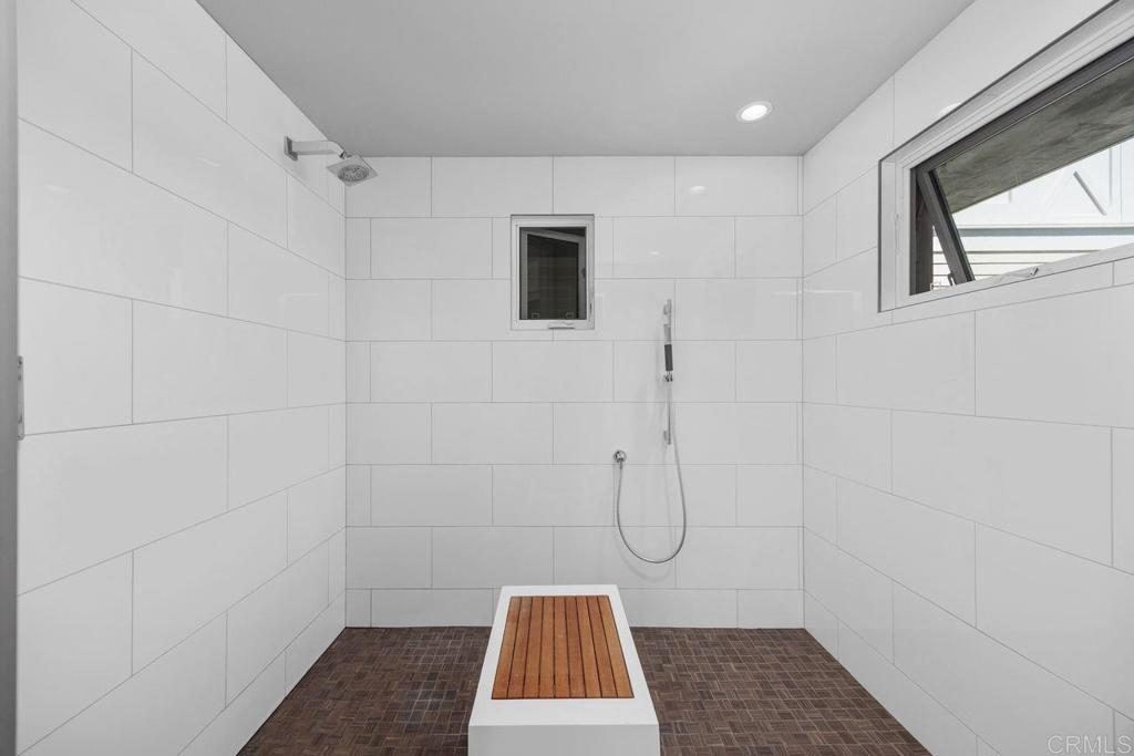 2687 State Street Property Photo 40