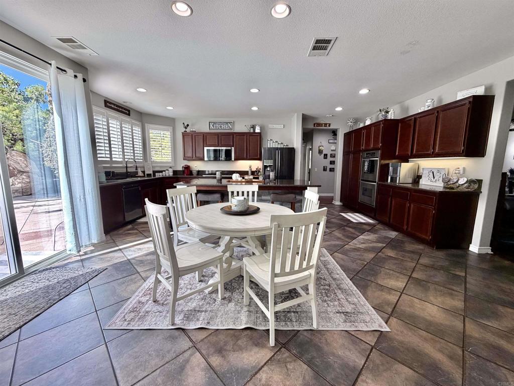 38112 Encanto Rd Property Photo 9