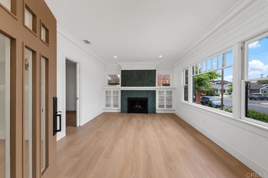 912 Bush Street Property Photo 4