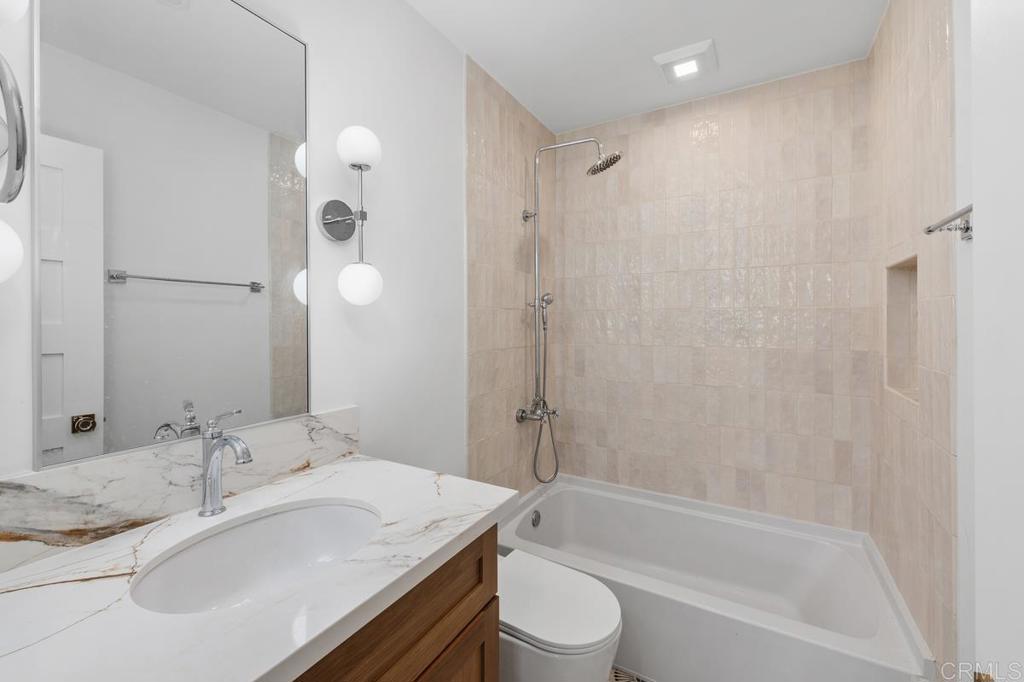 912 Bush Street Property Photo 19