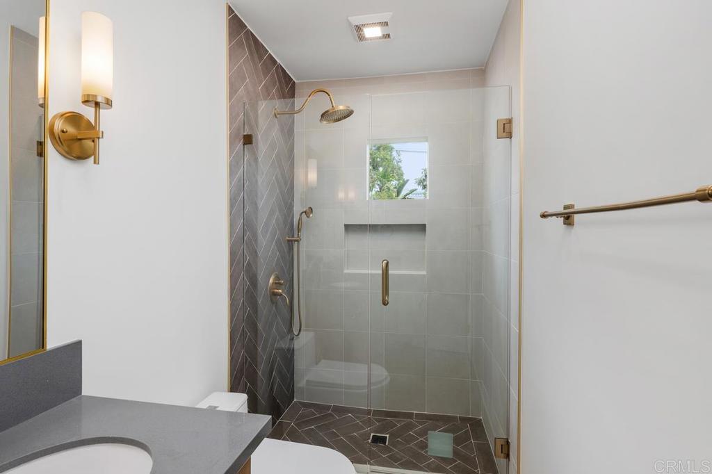 912 Bush Street Property Photo 24