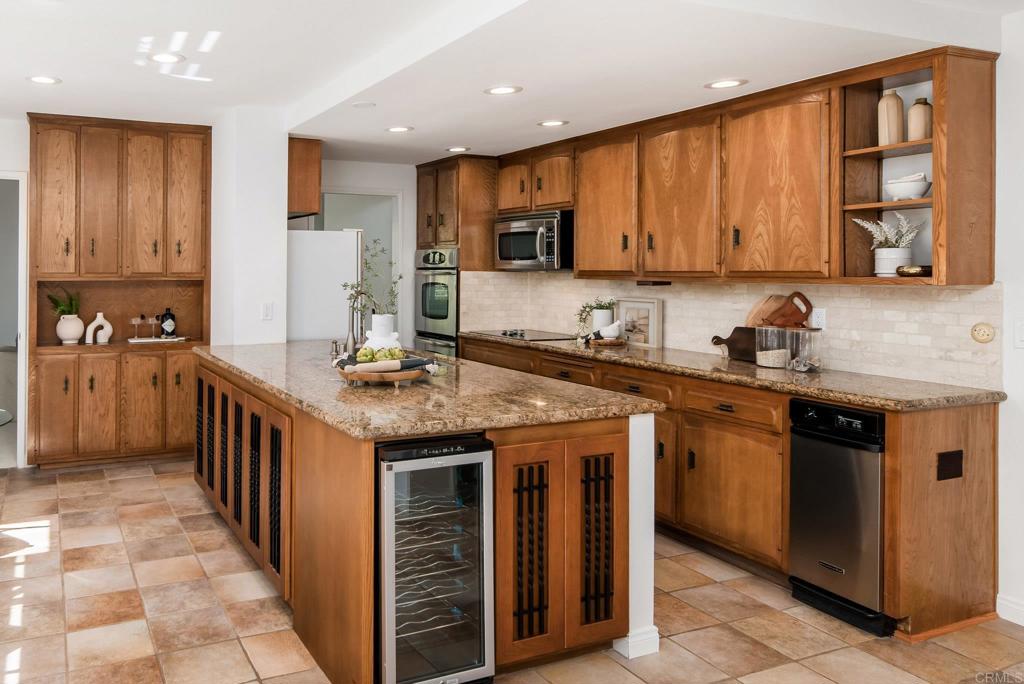 8764 Glenira Avenue Property Photo 10