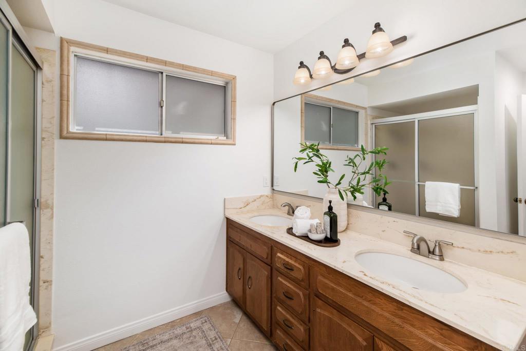 8764 Glenira Avenue Property Photo 31