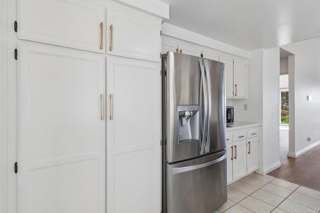 2124 Redwood Crst Property Photo 12