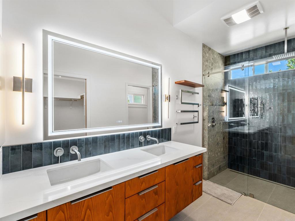 4957 Alicante Way Property Photo 38