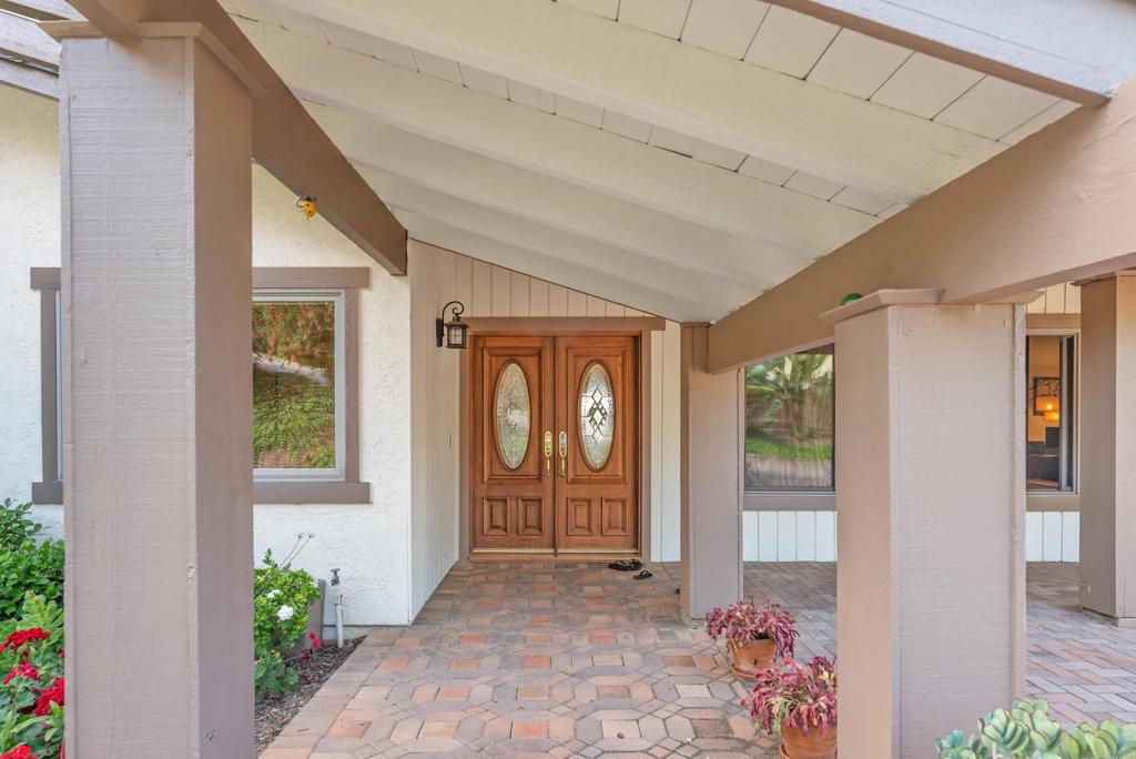 1092 Serena Way Property Photo 10