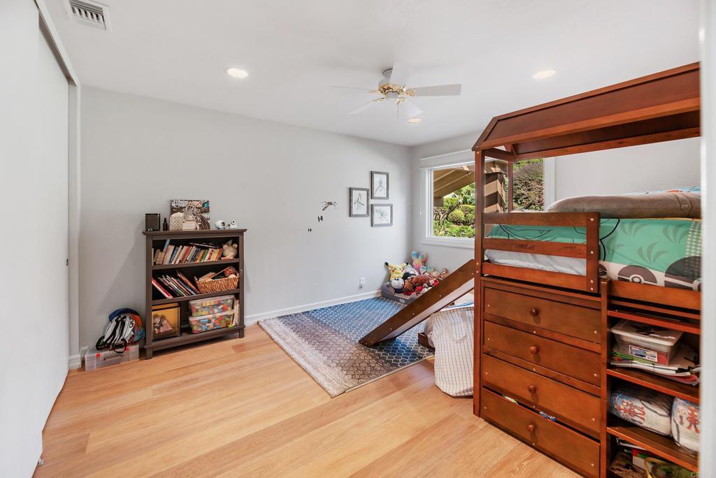 1092 Serena Way Property Photo 21