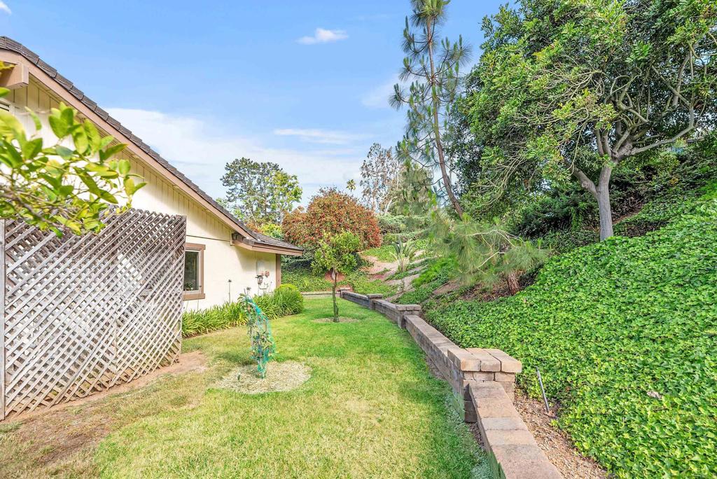 1092 Serena Way Property Photo 43
