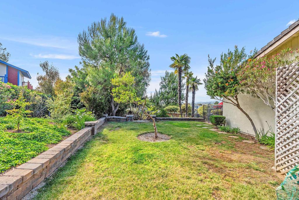 1092 Serena Way Property Photo 44
