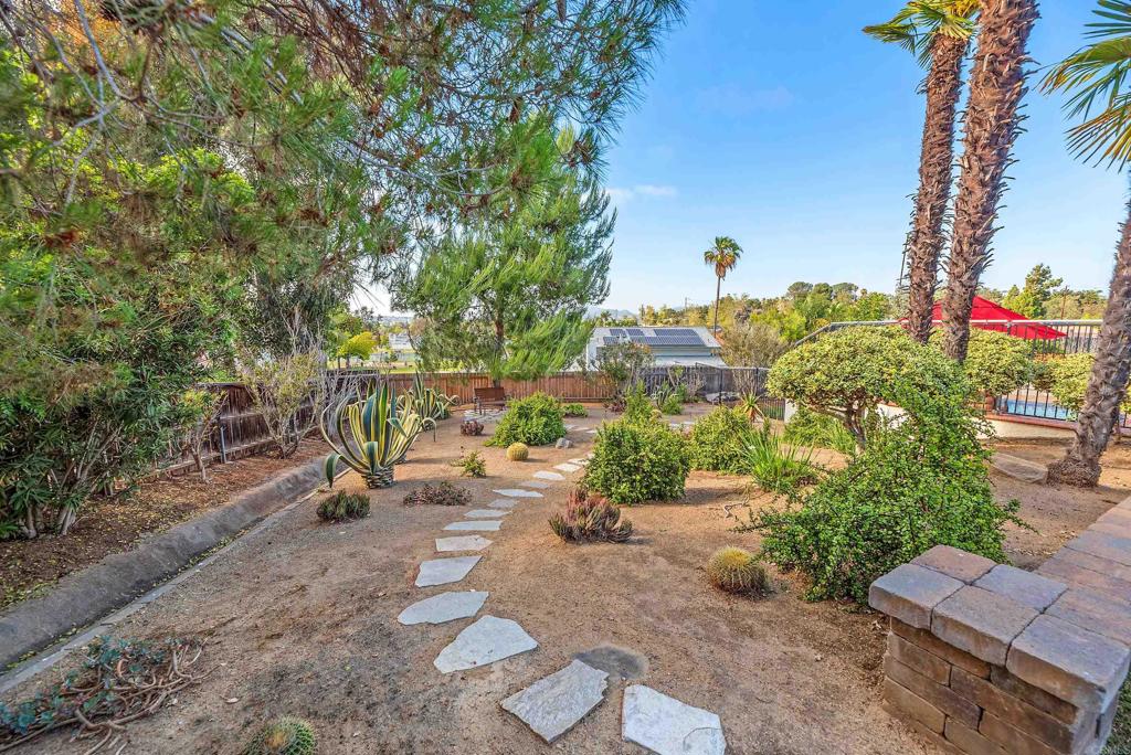 1092 Serena Way Property Photo 45