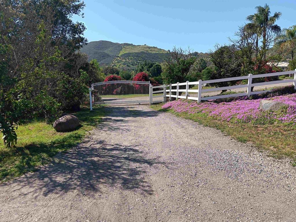 334 Rainbow Crest Road Property Photo 4