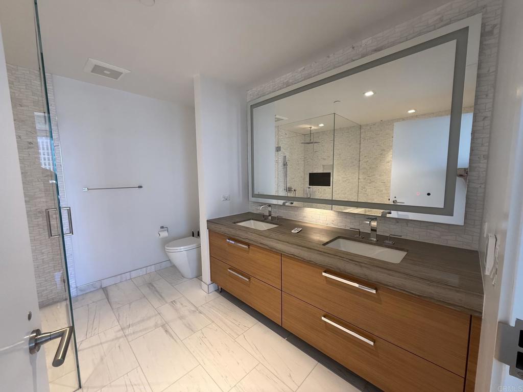 888 W E Street 1203 Property Photo 15