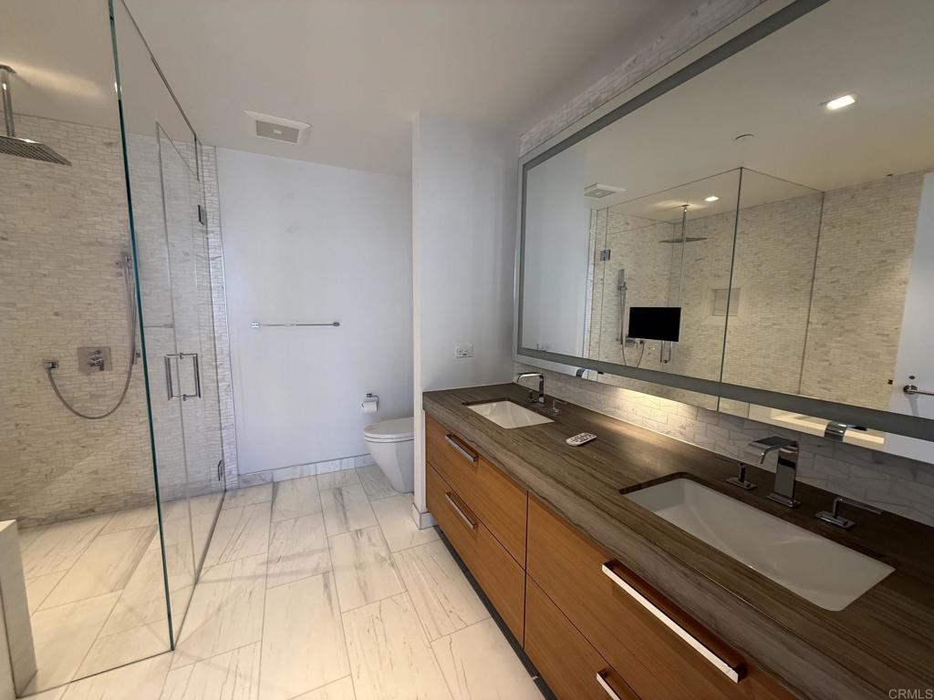 888 W E Street 1203 Property Photo 16