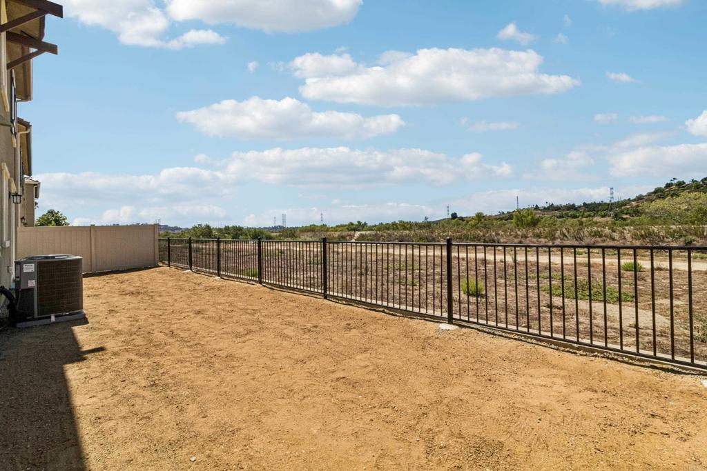 725 Kingbird Loop Property Photo 4