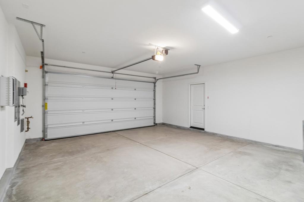 725 Kingbird Loop Property Photo 28