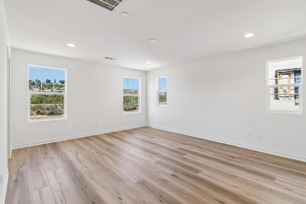 725 Kingbird Loop Property Photo 47