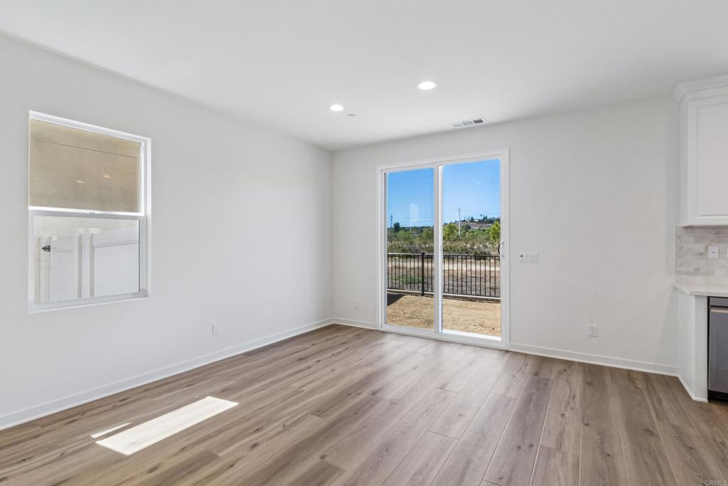 725 Kingbird Loop Property Photo 49