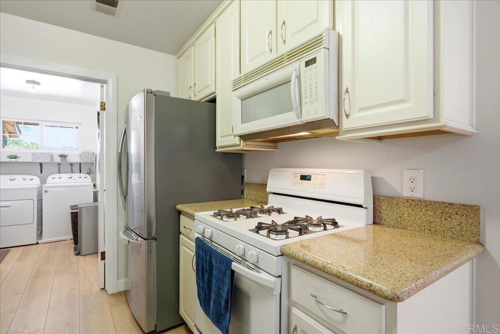 1634 Rush Avenue Property Photo 11