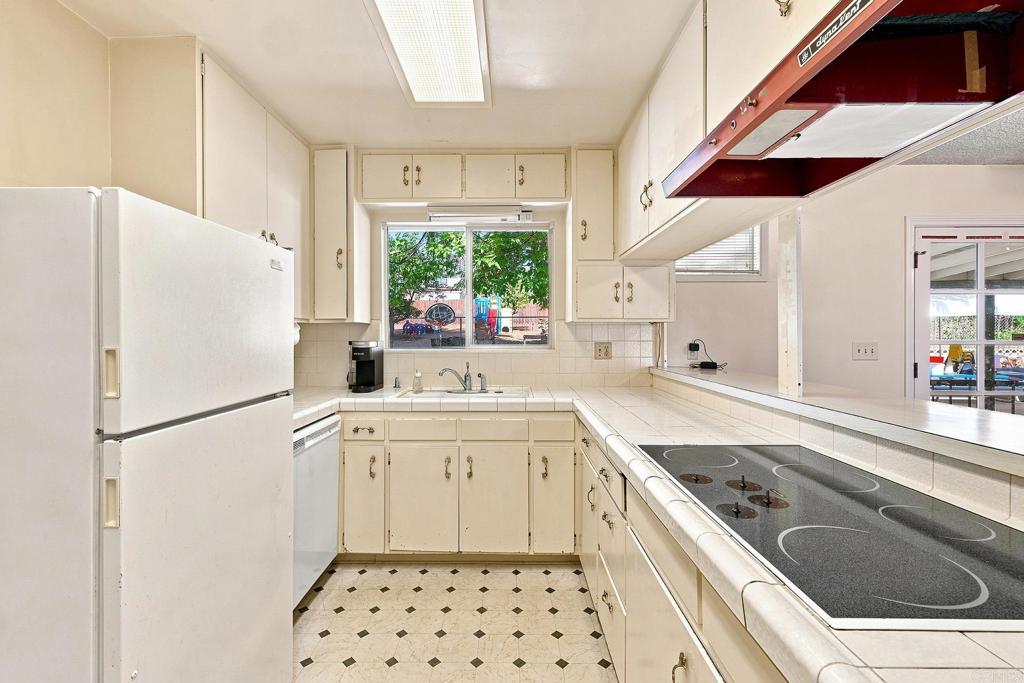 2017 Felicita Road Property Photo 10