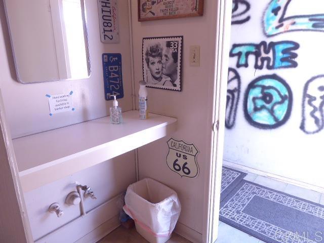 121 123 W. Grand Ave 2 Property Photo 16