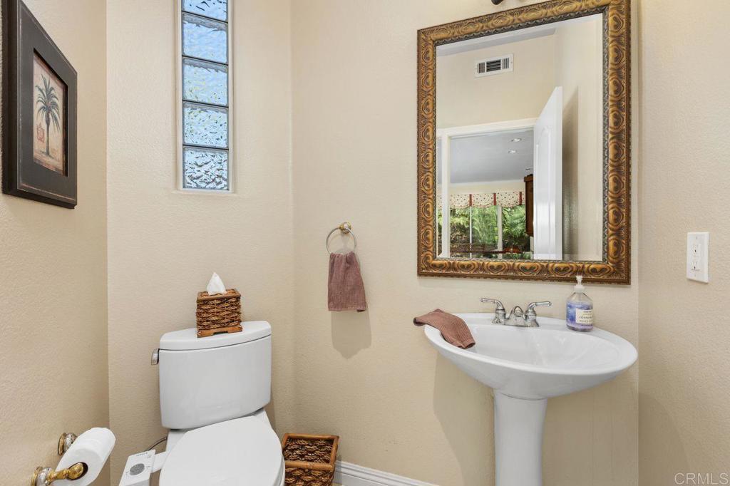 1689 Robin Place Property Photo 10