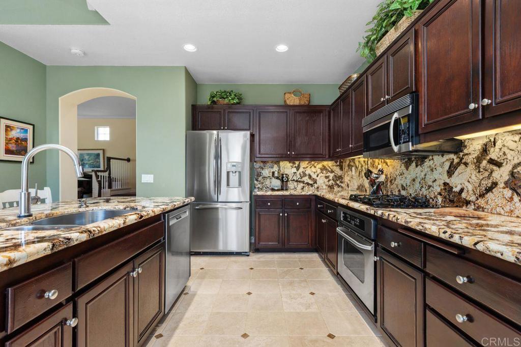 1689 Robin Place Property Photo 13