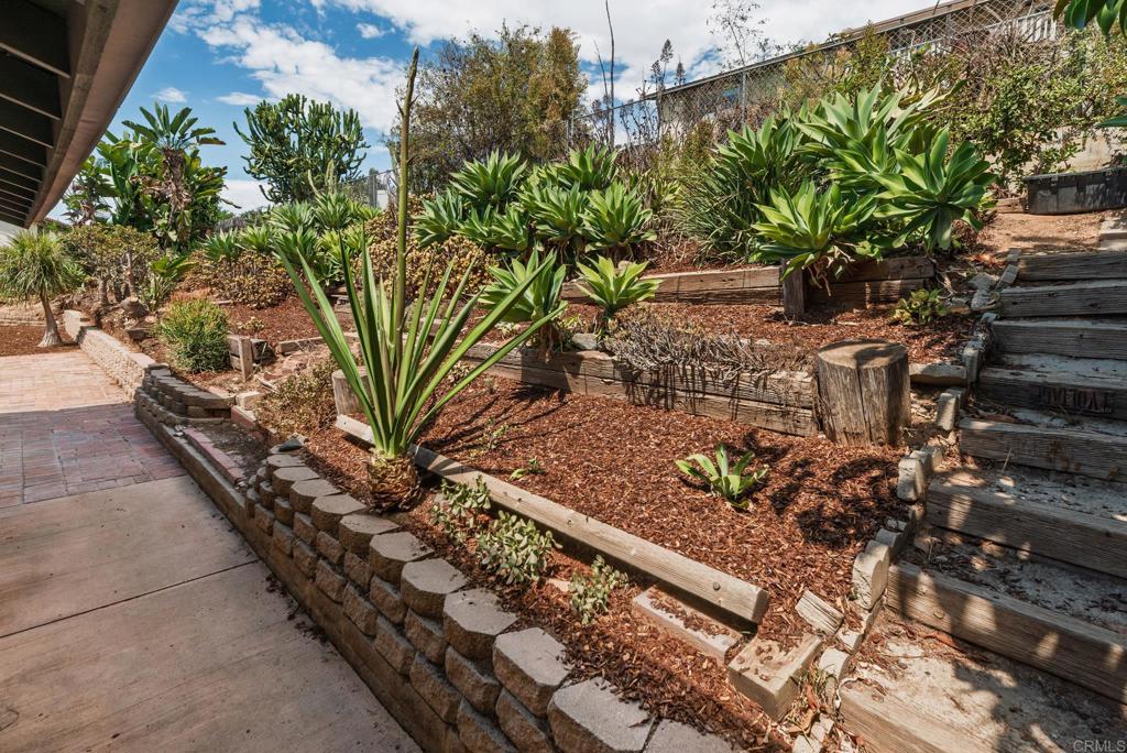 2430 Sunflower Property Photo 23