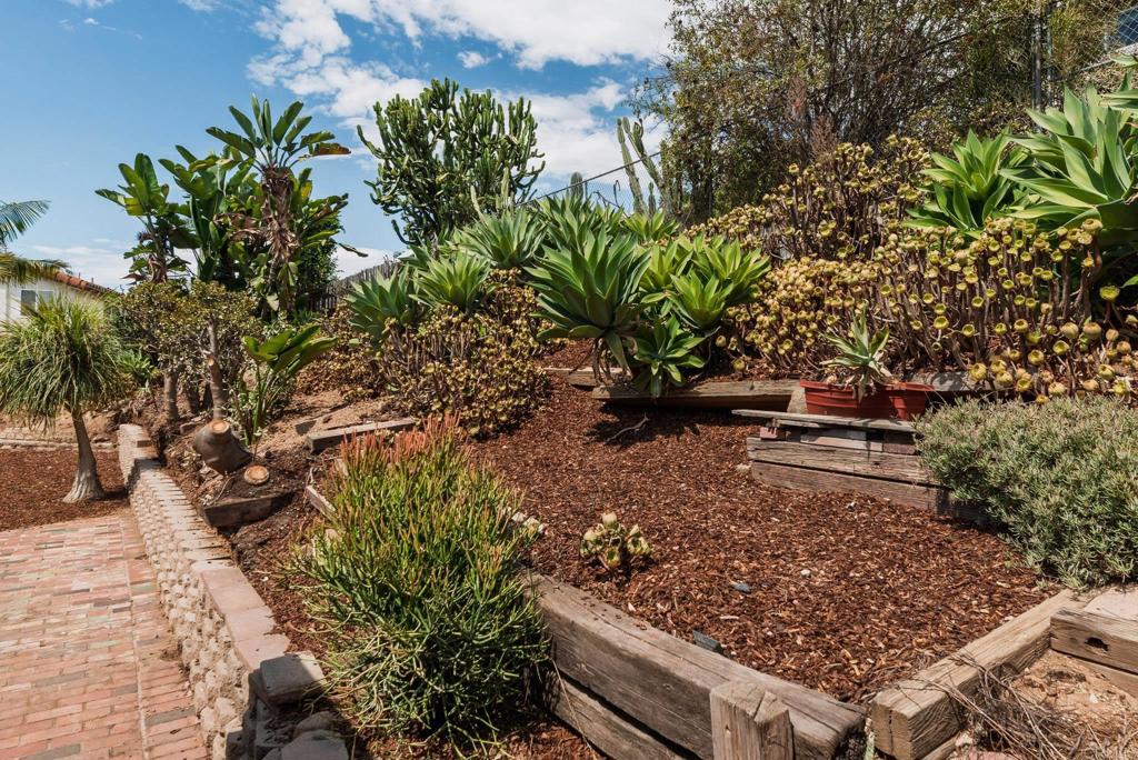 2430 Sunflower Property Photo 24