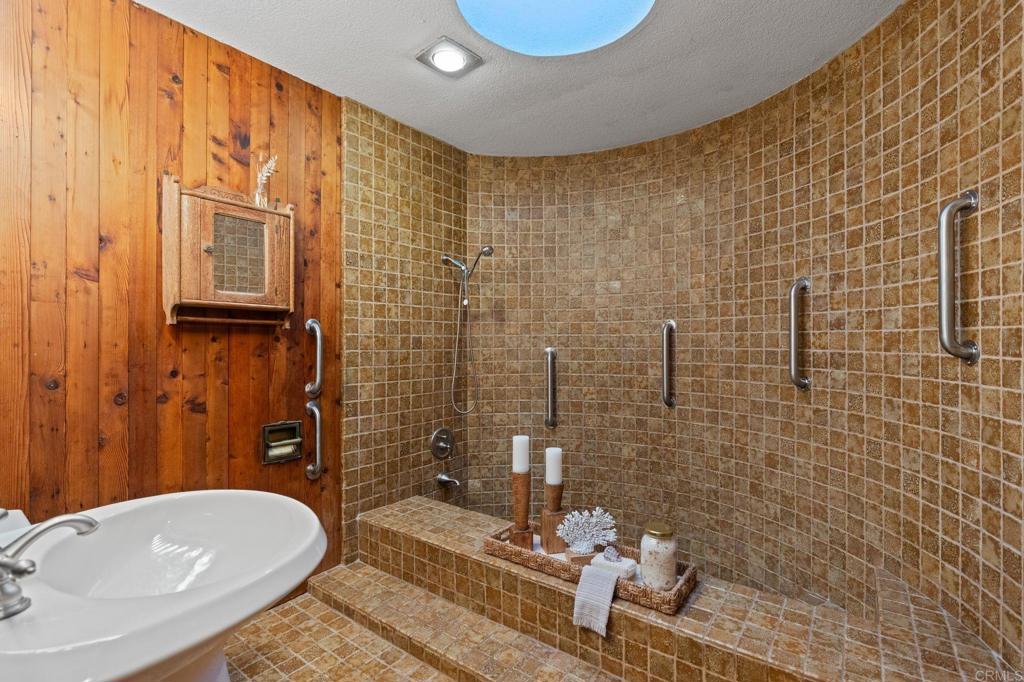 13635 Pine Needles Drive Property Photo 22