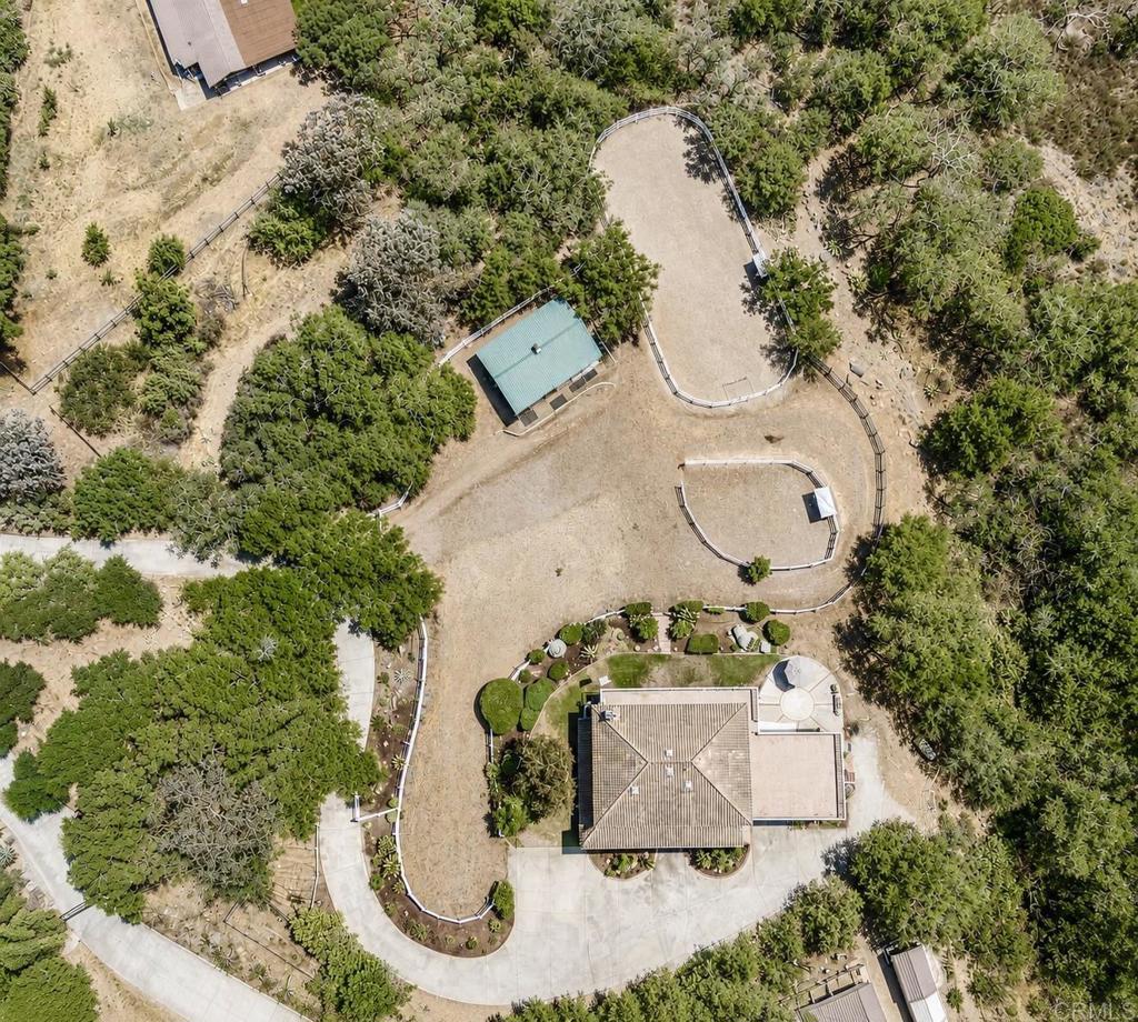 20020 Elfin Forest Road Property Photo 4
