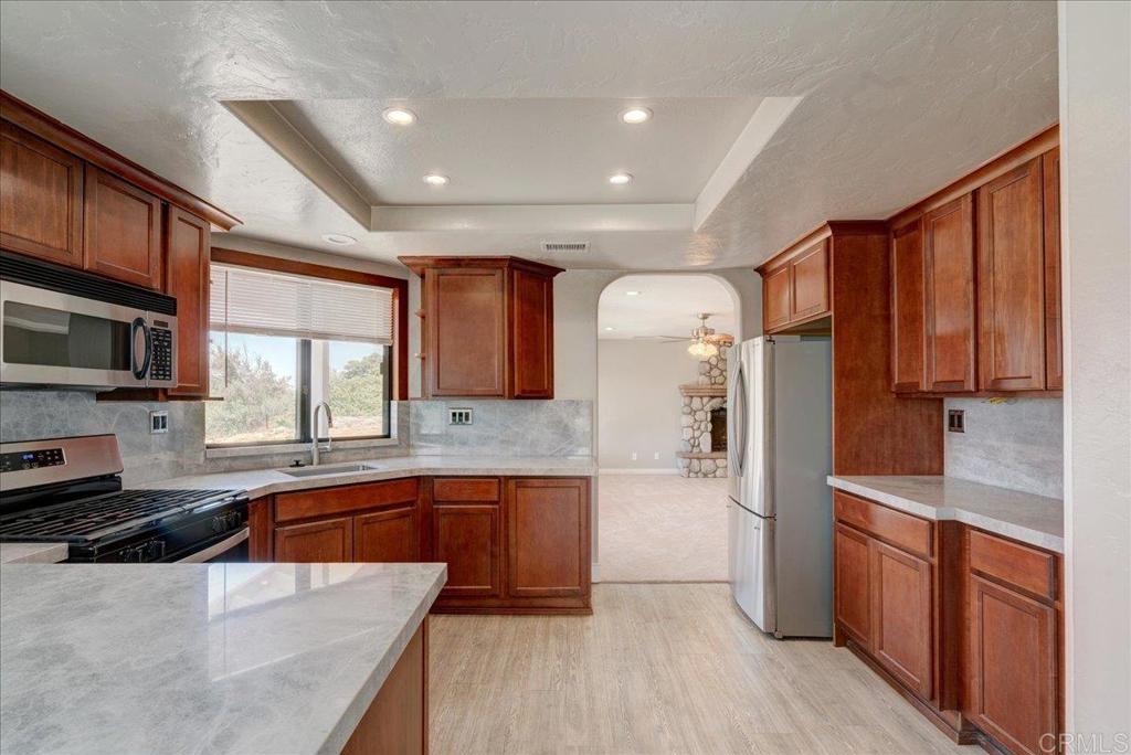 18434 Ramona View Drive Property Photo 10