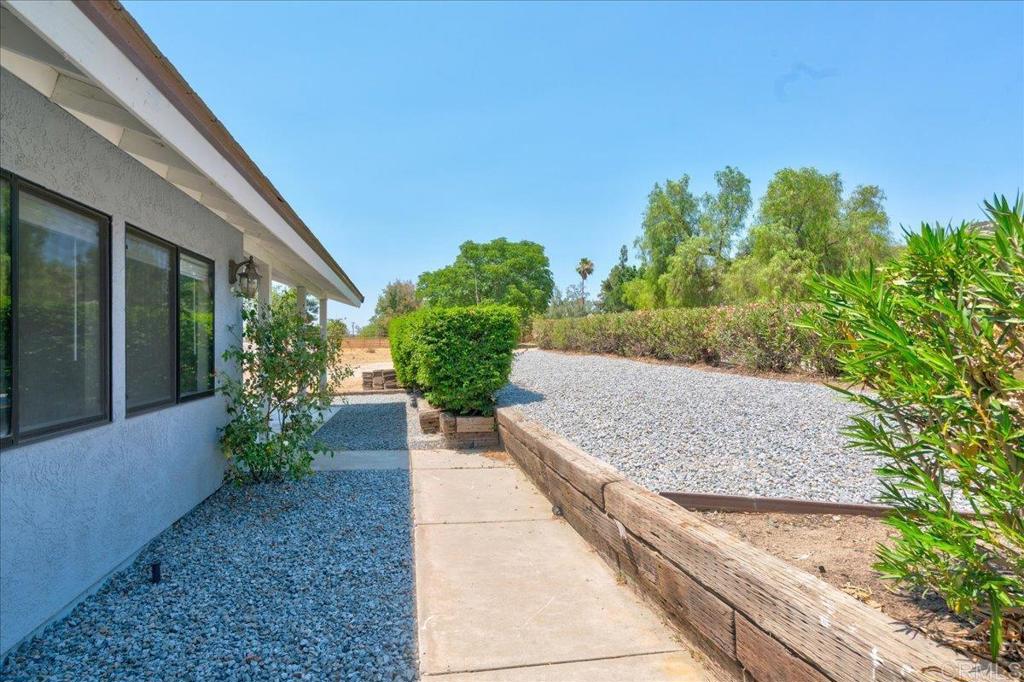 18434 Ramona View Drive Property Photo 38