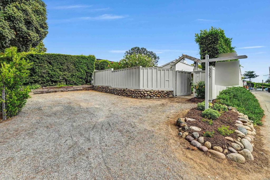 325 13th Street Property Photo 2