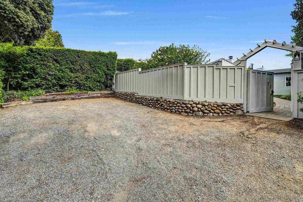 325 13th Street Property Photo 3