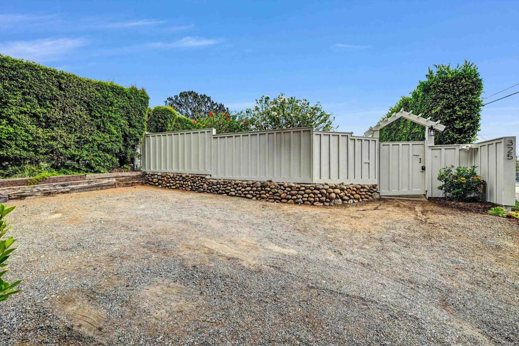 325 13th Street Property Photo 4